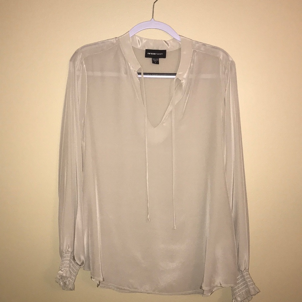 Fifteen Twenty 100% Silk Gray Top Large Like New